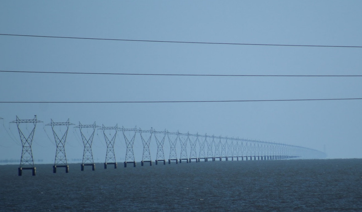 Electrical transmission line in sea