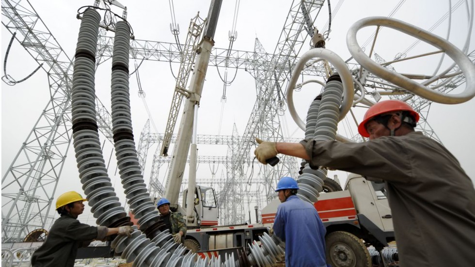 Installation du matériel de ligne électrique
