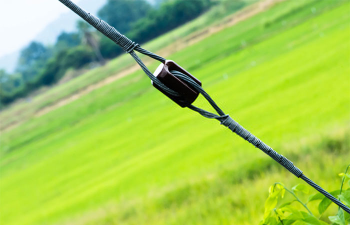 guy wire attach on the ground