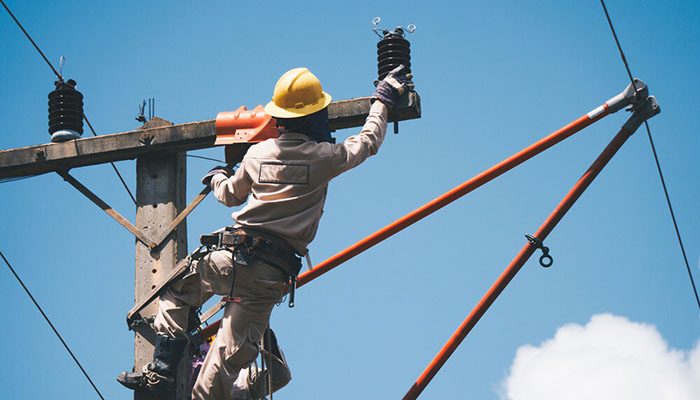 line post insulator installation