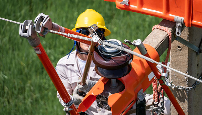 pin insulator installation