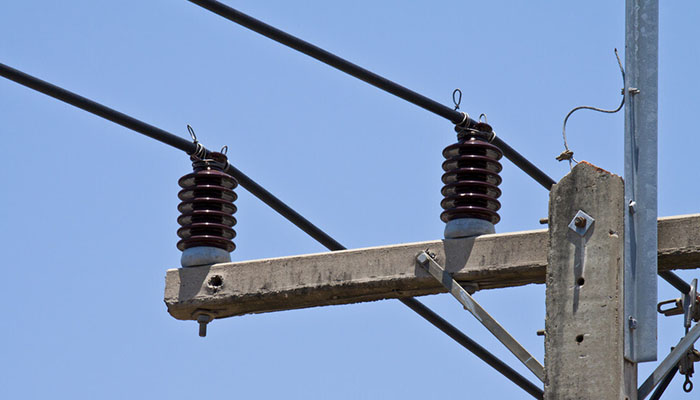 post insulator in overhead line